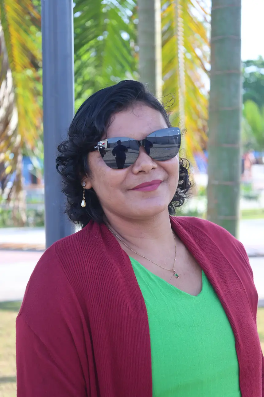 Daniene Almeida - cuidadora de idosos <div class='credito_fotos'>Foto: Bruno Cecim / Ag.Pará   |   <a href='/midias/2025/originais/20251104085824-GF00025374-F00462690.jpg' download><i class='fa-solid fa-download'></i> Download</a></div>