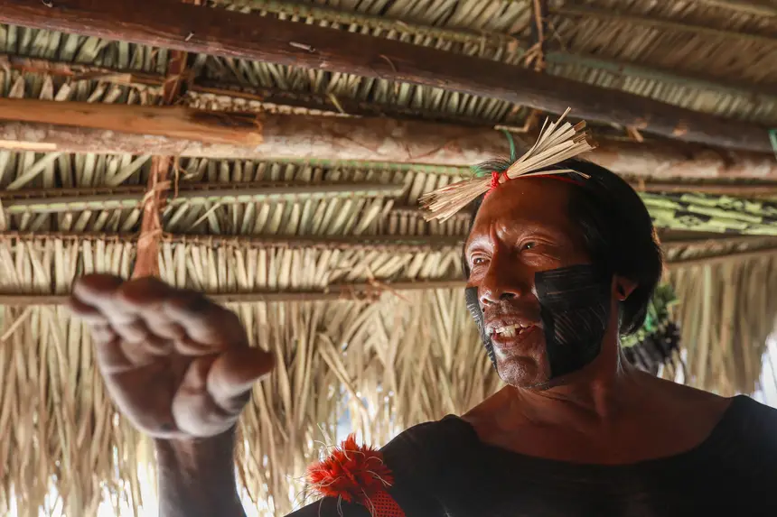 Cacique kouré <div class='credito_fotos'>Foto: Marcelo Lelis / Ag. Pará   |   <a href='/midias/2025/originais/20251104100854-GF00025376-F00462813.jpg' download><i class='fa-solid fa-download'></i> Download</a></div>