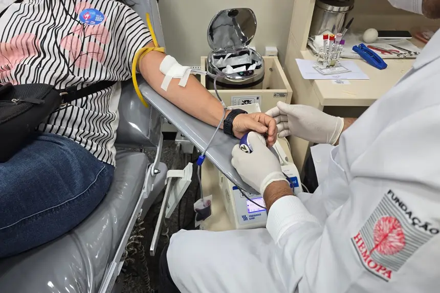 Atendimento aos doadores durante a ação especial.
