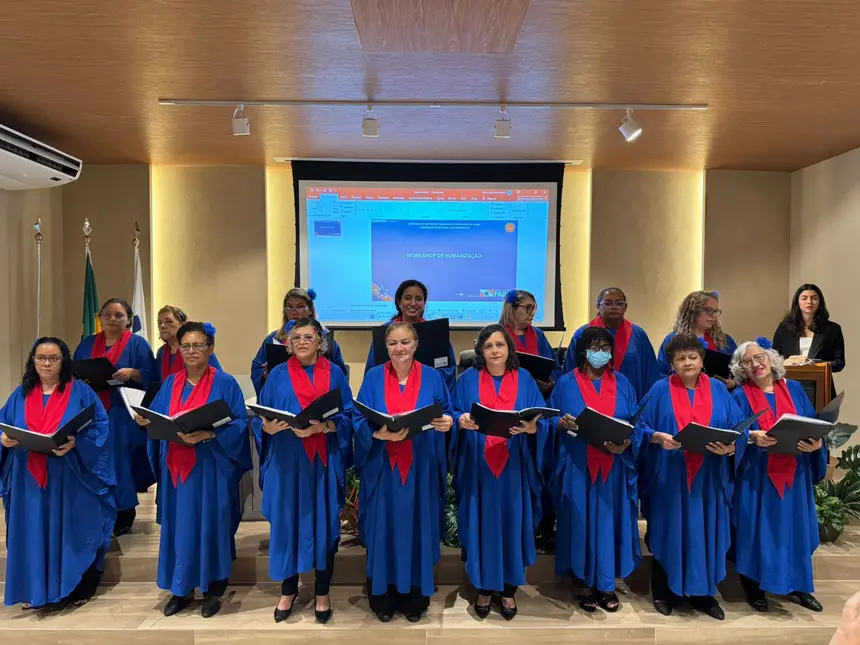 Apresentação do Coral "Voz e Vida" de funcionárias e pacientes do Hospital Ophir Loyola