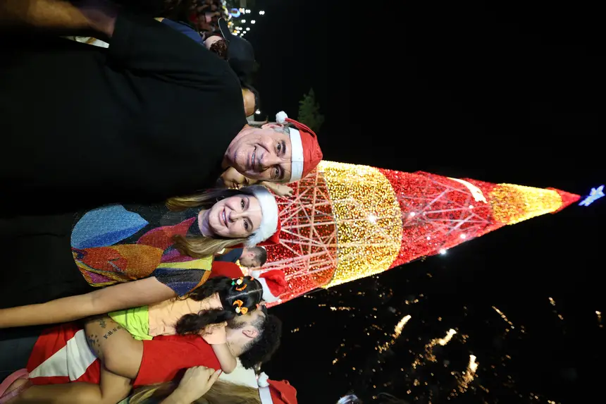  <div class='credito_fotos'>Foto: Marco Santos / Ag. Pará &nbsp;&nbsp;|&nbsp;&nbsp; <a href='/midias/2025/originais/20251206214621-GF00025808-F00475832.jpg' download><i class='fa-solid fa-download'></i> Download</a></div>