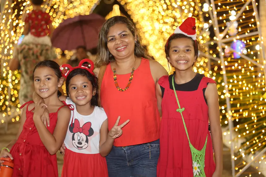 Shirley Fiel (mãe)Ivie Fiel (mãe)