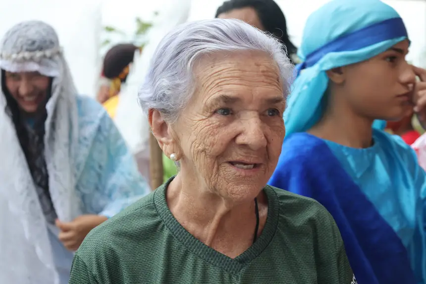 Iracema Oliveira, mestra de cultura (pastorinha sion) <div class='credito_fotos'>Foto: Bruno Cecim / Ag. Pará &nbsp;&nbsp;|&nbsp;&nbsp; <a href='/midias/2025/originais/20251214202056-GF00025866-F00478074.jpg' download><i class='fa-solid fa-download'></i> Download</a></div>