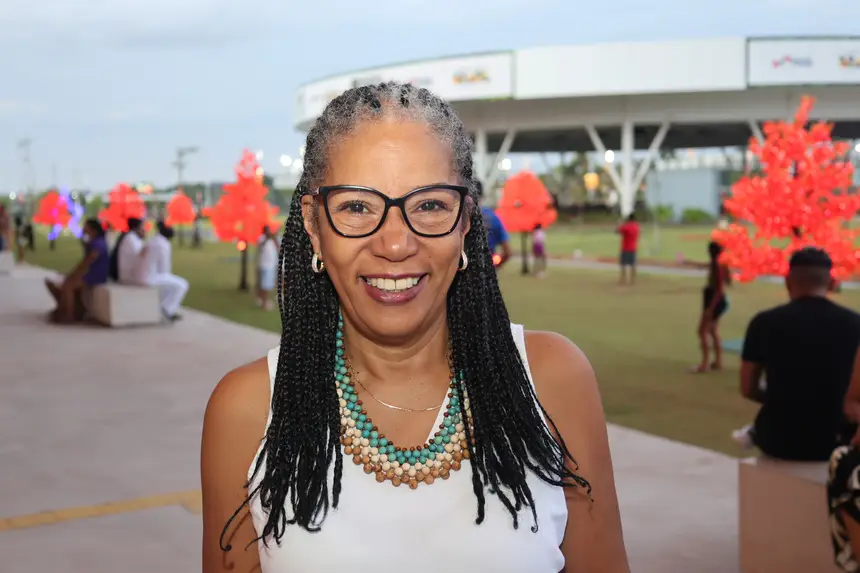 3. Maria Antonia Jiménez, maestra do Coro Carlos Gomes <div class='credito_fotos'>Foto: Bruno Cecim / Ag. Pará &nbsp;&nbsp;|&nbsp;&nbsp; <a href='/midias/2025/originais/20251214202203-GF00025866-F00478089.jpg' download><i class='fa-solid fa-download'></i> Download</a></div>