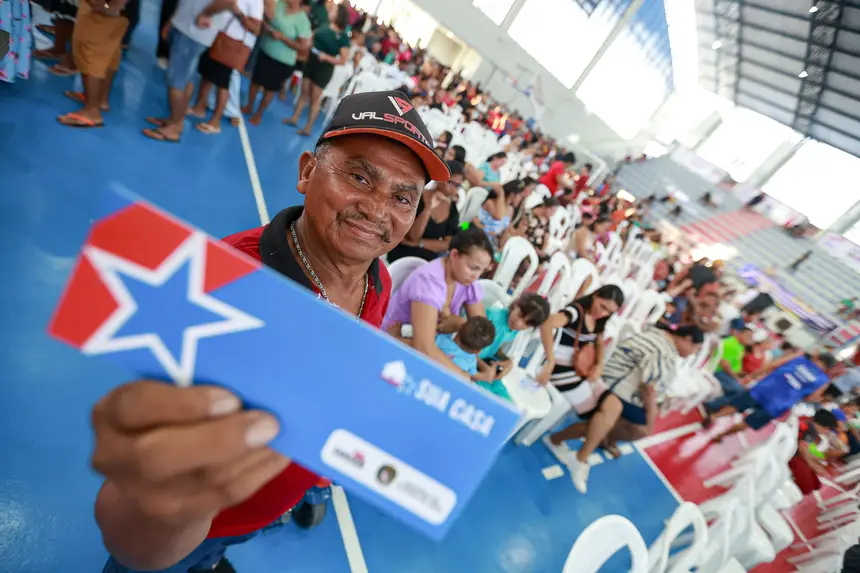 Osmar Pereira da Luz, agricultor <div class='credito_fotos'>Foto: Marcelo Lelis / Ag. Pará &nbsp;&nbsp;|&nbsp;&nbsp; <a href='/midias/2025/originais/20251218174857-GF00025911-F00479361.jpg' download><i class='fa-solid fa-download'></i> Download</a></div>