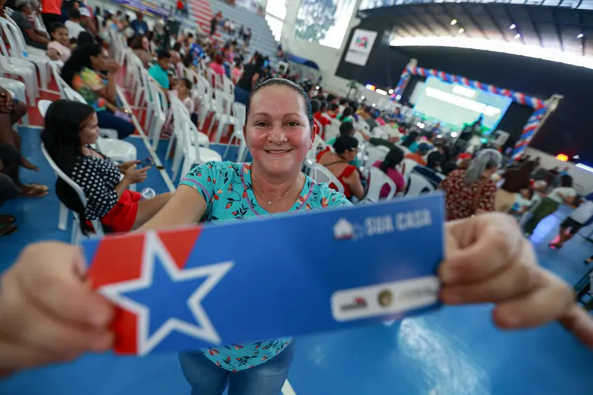 Maria Patrícia Fonteles Araújo, dona de casa <div class='credito_fotos'>Foto: Marcelo Lelis / Ag. Pará &nbsp;&nbsp;|&nbsp;&nbsp; <a href='/midias/2025/originais/20251218174902-GF00025911-F00479364.jpg' download><i class='fa-solid fa-download'></i> Download</a></div>