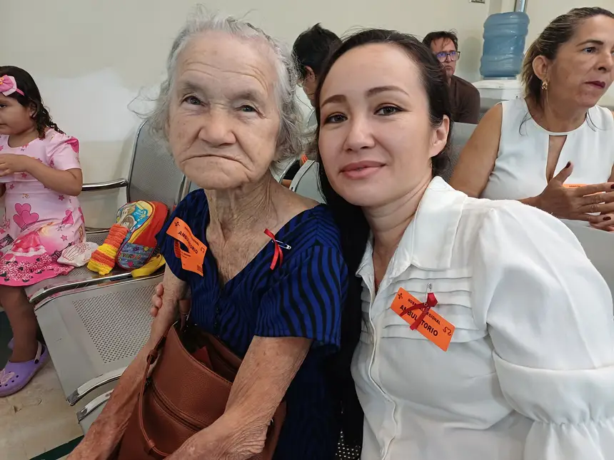 Franciana e a mãe acompanharam a palestra