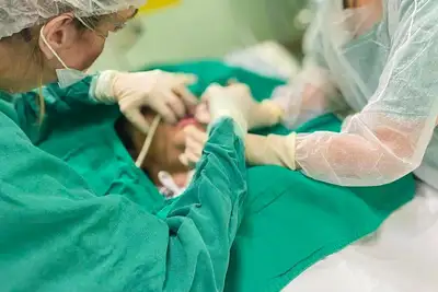 notícia: Cuidado odontológico no HC reduz casos de pneumonia associada à ventilação mecânica   