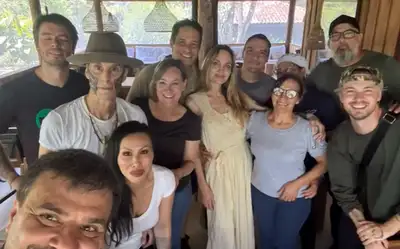 notícia: Angelina Jolie visita Unidade de Conservação no Pará com cacique Raoni e Perry Farrell