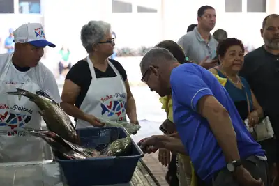 galeria: Governador Helder Barbalho na feira do pescado em Belém