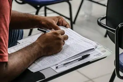 notícia: Seduc destaca abertura das inscrições para Encceja 2025 até o dia 2 do mês de maio