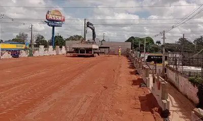 notícia: Trânsito é alterado no cruzamento das avenidas Mário Covas e Independência para obras do viaduto
