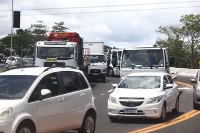 notícia: Retorno do feriadão registra movimento intenso na BR-316 neste sábado (3)