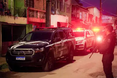notícia: Polícia Civil deflagra operação Área Segura no bairro da Terra Firme, em Belém