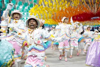 notícia: Público se despede do Arraial de Todos os Santos em uma noite de festa e prêmios 