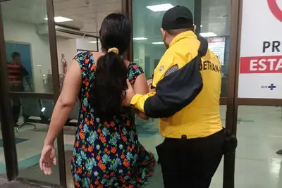 notícia: Agentes do Detran recuperam veículo roubado e ajudam gestante com contrações na estrada