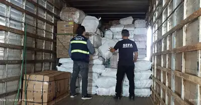 notícia: Sefa apreende mais de 7 mil pares de chinelos e sandálias falsificados em Cachoeira do Piriá