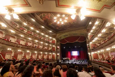notícia: Usinas da Paz celebram no Theatro da Paz o Dia Internacional da Dança