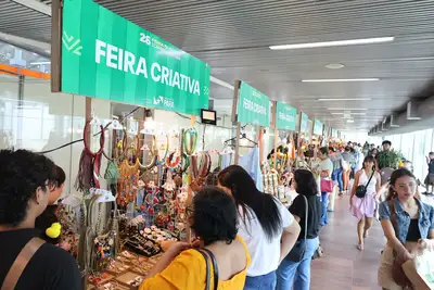notícia: Feira do Livro 2025 movimenta cerca de 12 milhões de reais em sete dias de evento