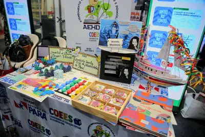 notícia: Educação ambiental, tecnologia e cultura marcam participação da Seduc na Feira do Livro