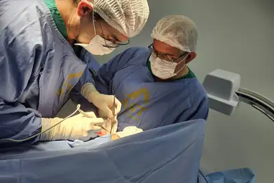 notícia: Hospital Regional de Oriximiná realiza primeira artroplastia de ombro com prótese reversa