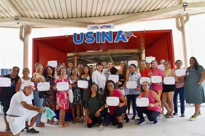 notícia: Sectet certifica mais de 90 alunos nos eixos de Costura e Moda e Informática Básica