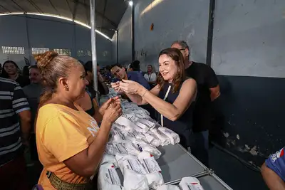 notícia: "Por Todas Elas" garante a entrega de mais de 700 novos óculos a moradores do bairro Castanheira, em Belém