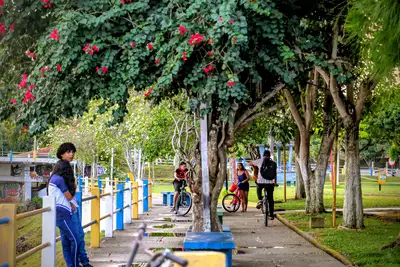 notícia: Orla de Ourém completa um ano e impulsiona lazer, turismo e economia no nordeste paraense