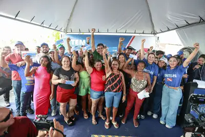 notícia: Famílias de Bonito, na região dos Caetés, recebem benefício habitacional "Sua Casa"