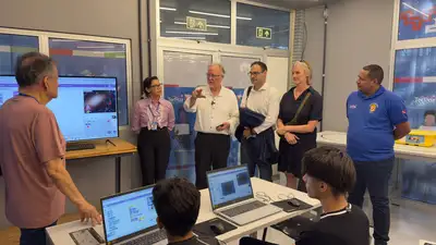 notícia: Pesquisadores do Instituto de Tecnologia de Massachusetts visitam Usinas da Paz 