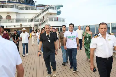 notícia: Governador Helder Barbalho acompanha operação dos cruzeiros que hospedam participantes da COP30 em Outeiro
