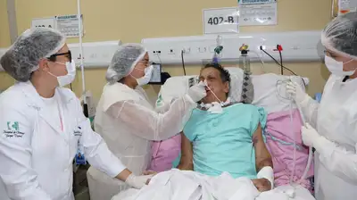 notícia: Paciente em cuidados paliativos revive memória afetiva ao tomar açaí no Hospital de Clínicas   