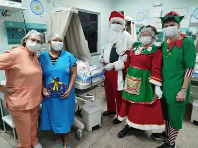 notícia: Visita do Papai Noel surpreende pacientes e familiares no Hospital Regional de Marabá