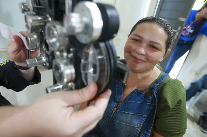 Pâmela Santos, consulta oftalmológica