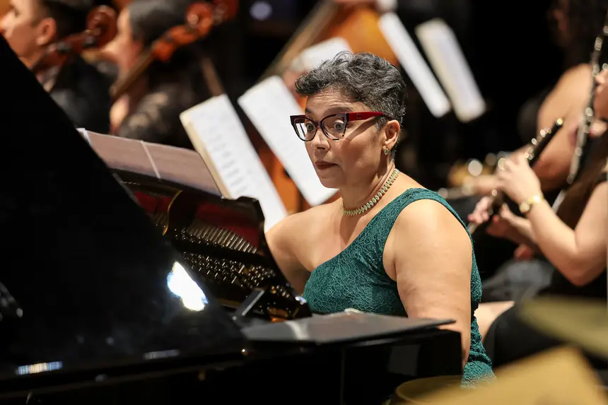 Adriana Azulay - Pianista <div class='credito_fotos'>Foto: Bruno Cecim / Ag. Pará &nbsp;&nbsp;|&nbsp;&nbsp; <a href='/midias/2026/originais/20260110001822-GF00026035-F00483367.jpg' download><i class='fa-solid fa-download'></i> Download</a></div>