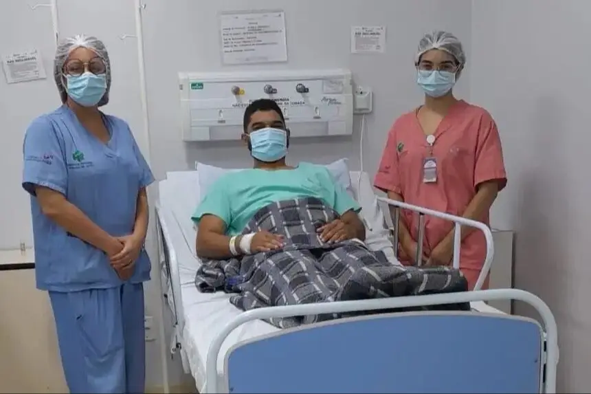 Antoniel Costa e profissionais do HRPL