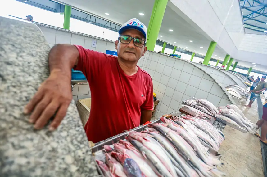 Benedito Machado Rodrigues, peixeiro <div class='credito_fotos'>Foto: Marcelo Lelis / Ag. Pará &nbsp;&nbsp;|&nbsp;&nbsp; <a href='/midias/2026/originais/20260122104438-GF00026113-F00486212.jpg' download><i class='fa-solid fa-download'></i> Download</a></div>