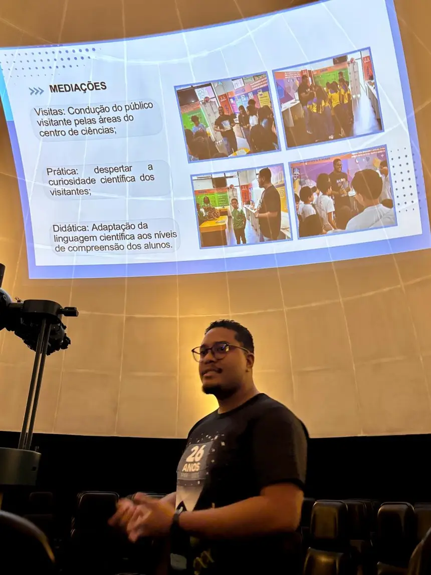 Vitor Gonçalves, estagiário da área de Matemática, destacou a relevância do Planetário em sua formação.