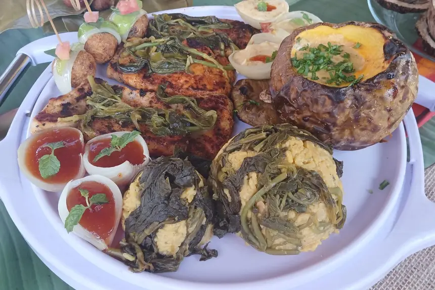 Posta de Pirarucu com arroz com tucupi e geleia de manga, e creme de jerimum