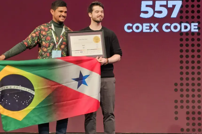 Os vencedores do Pará exibiram com orgulho as bandeiras do Brasil e do Pará 