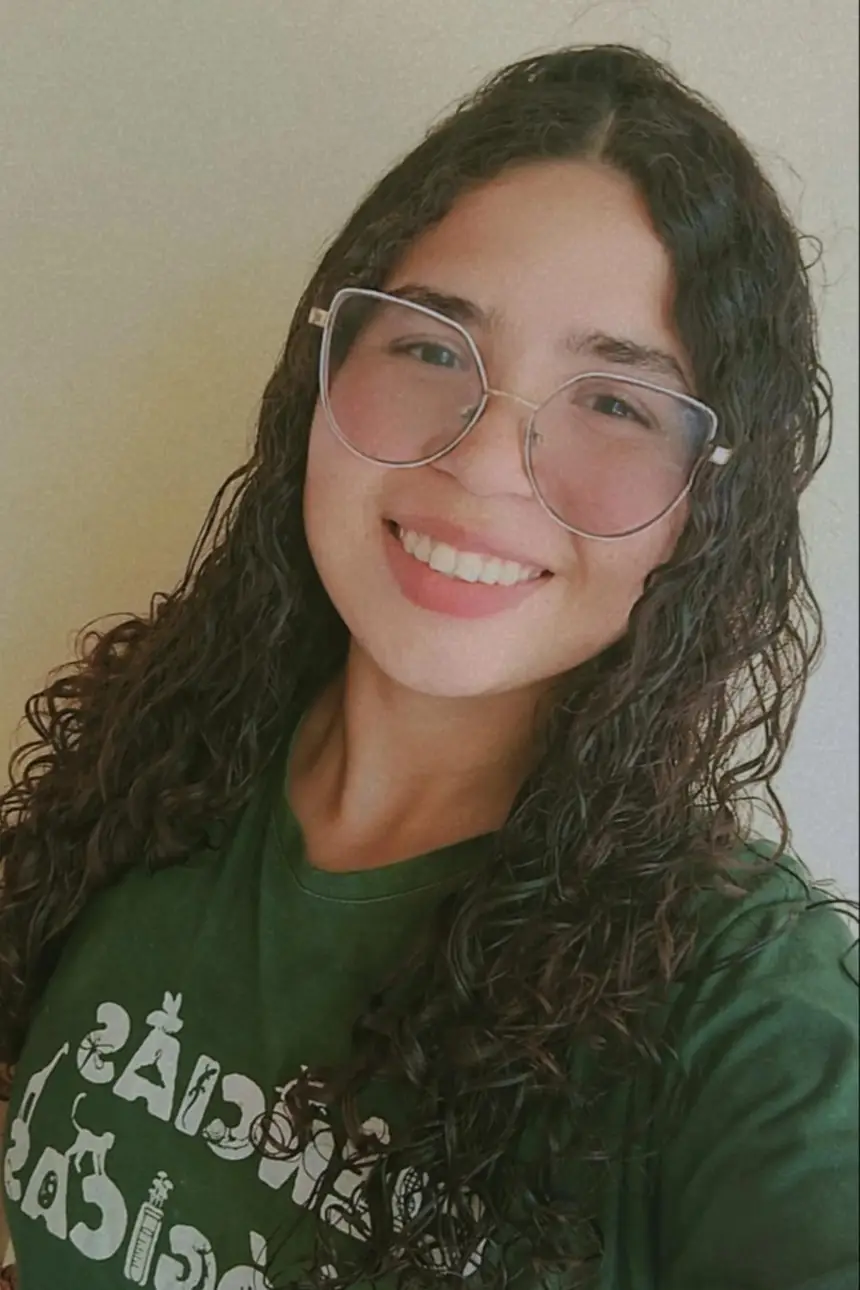 Ex-aluna Crislane Silva