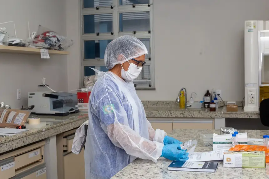 Servidora dos laboratórios da PCIPA