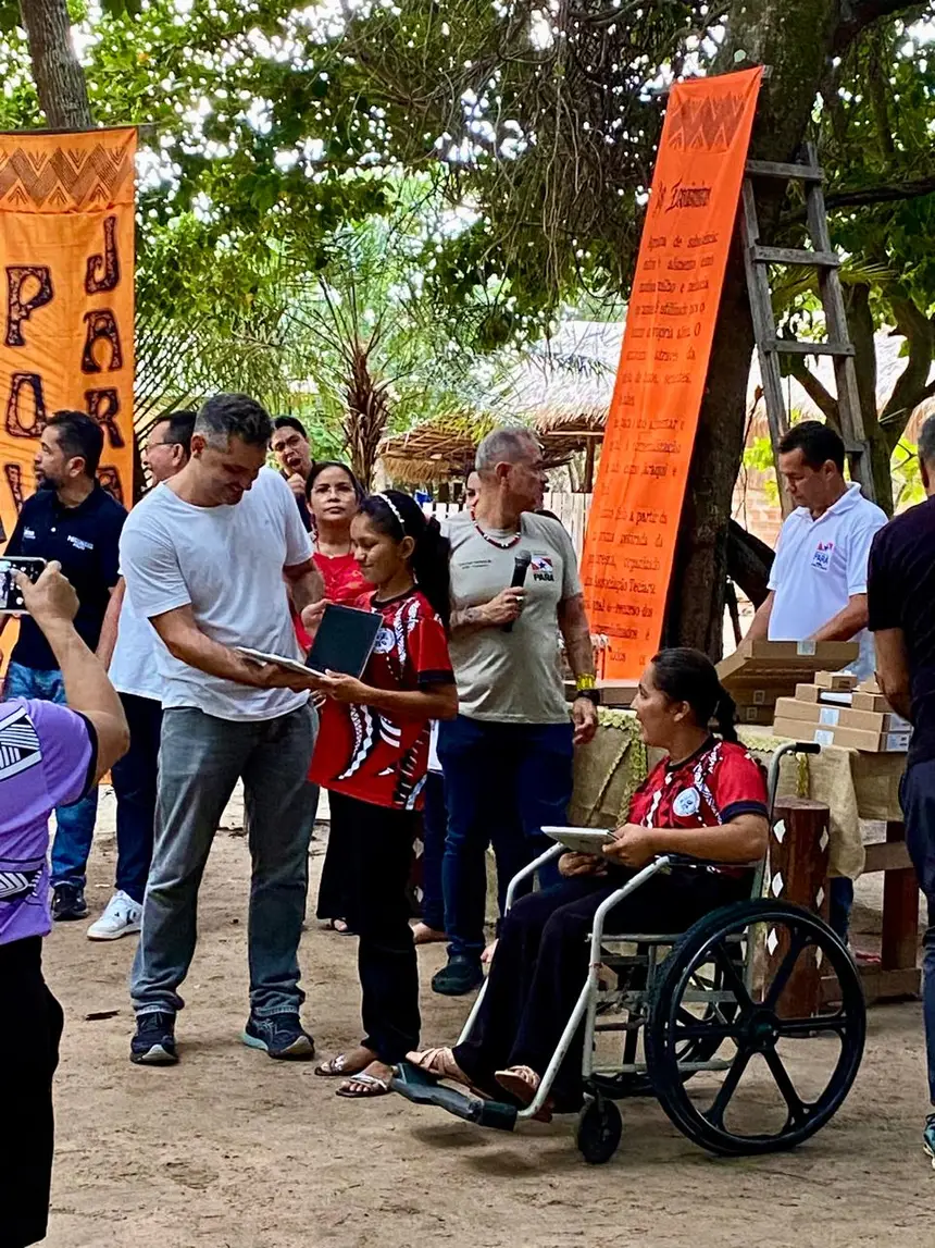 Gestor da Seduc na entrega dos chromebooks