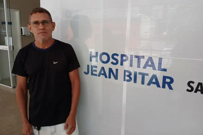 O motorista Claudionor Costa, de 37 anos, que realiza acompanhamento médico no hospital