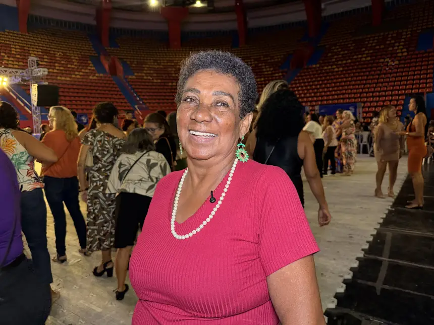 A idosa Cleide Pinheiro, celebrou a oportunidade de participar do evento