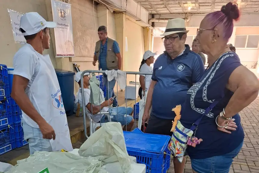 Consumidor Josenal Souza é frequentador assíduo da Feira do Pescado