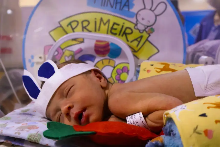Jorge Gabriel celebrou sua primeira Páscoa na UTI Neonatal do HGT