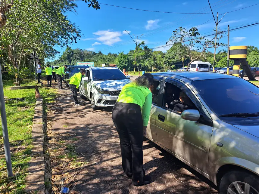 Equipes de educação para o trânsito do Detran orientam sobre os principais riscos nas estradas 