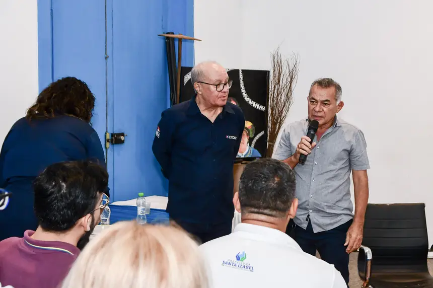 Presidente da Associação Comercial do município 