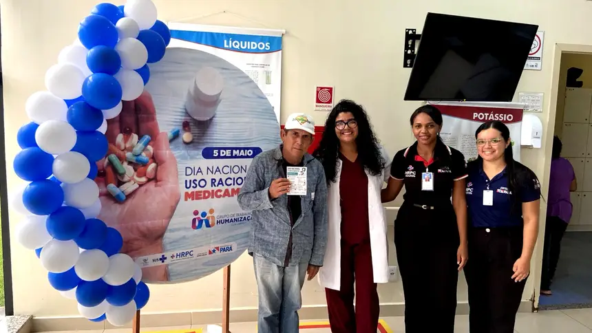 Grupo de Trabalho de Humanização (GTH), e farmácia junto ao usuário José Rui Raiol da Costa, de 65 anos